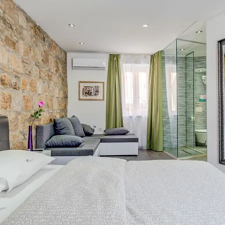 Centre Olga & Petra Apartment